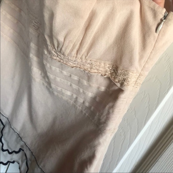 Tibi - Picture 3 of 4